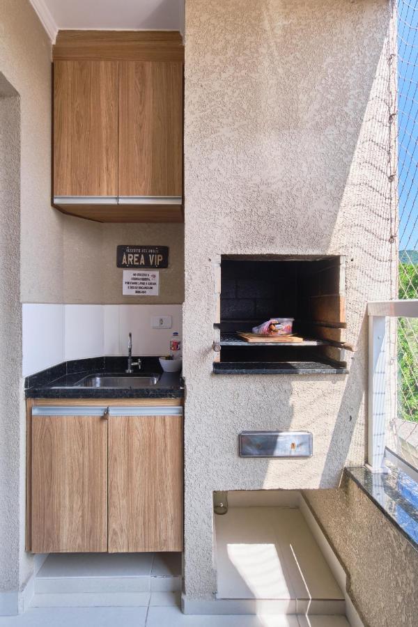 Apartamento 2 Quartos Com Ar, Piscina, Sacada Gourmet A 1 Km Da Grande